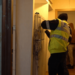 O suceveancă, care a cumpărat un apartament cu două chiriașe, a sesizat Poliția pentru furtul unor perne, pături, lenjerii de pat, un ceas de perete și covoare