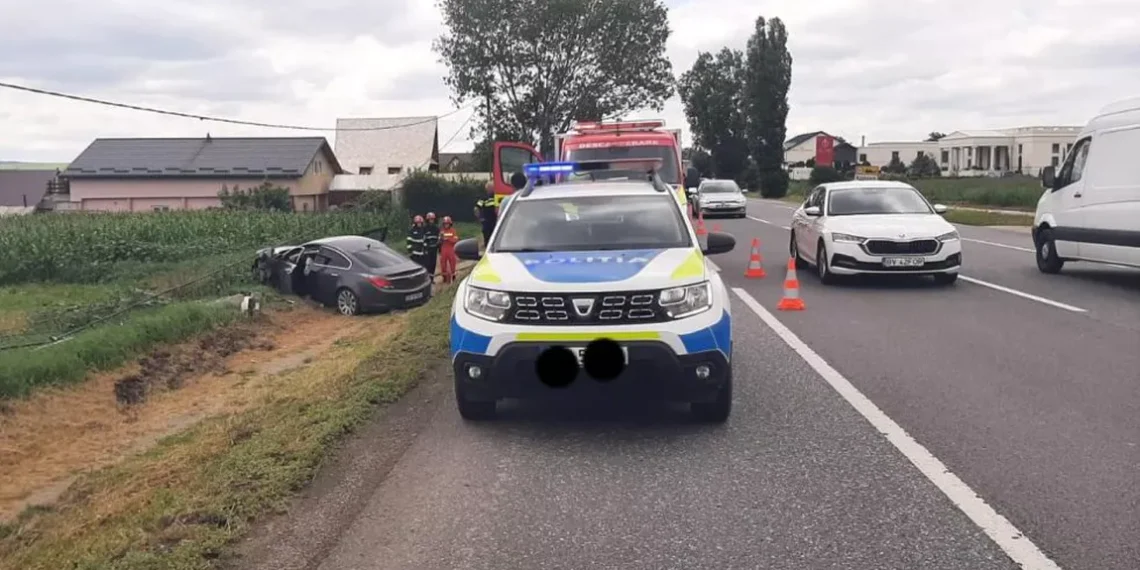 Dosar penal pentru un sucevean de 72 de ani, care a ieșit cu mașina în afara unui drum din satul Războieni, județul Iași. Bărbatul nu a avut permis de conducere niciodată