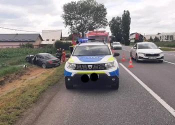 Dosar penal pentru un sucevean de 72 de ani, care a ieșit cu mașina în afara unui drum din satul Războieni, județul Iași. Bărbatul nu a avut permis de conducere niciodată