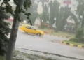 VIDEO Un șofer teribilist care a făcut drift-uri în centrul Sucevei în timpul furtunii a rămas pieton pentru cinci luni și a fost amendat cu 2.310 lei