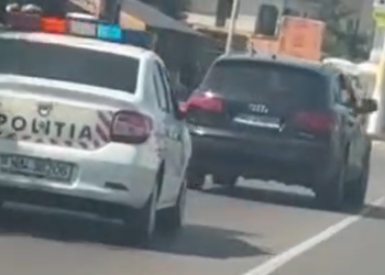 VIDEO Un șofer care s-a luat la întrecere cu polițiștii pe străzile din Suceava și Șcheia a fost amendat cu aproape 4.000 de lei și a rămas pieton pentru patru luni