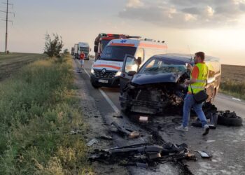 VIDEO Detalii despre accidentul mortal de pe raza localității Bălcăuți, unde doi șoferi nevinovați au murit. Un șofer din Bacău, care transporta șapte ucraineni spre Siret, ar fi adormit la volan