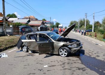 FOTO Accident rutier cu trei autoturisme implicate, pe raza localității Bunești
