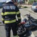 FOTO Accident rutier între o motocicletă și un autoturism, pe raza comunei Poiana Stampei, provocat de un șofer neatent