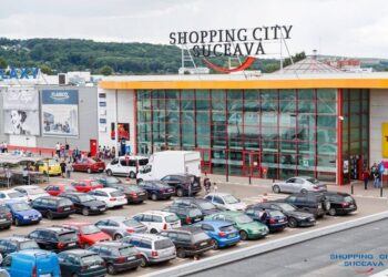 Bătaie la centrul de colectare din parcarea Shopping City Suceava. Doi bărbați s-au luat la harță din cauza nerespectării rândului