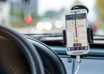 Doi șoferi de ridesharing din Suceava au fost înșelați cu aproape 8.000 de lei, două zile. Poliția face apel la șoferii de taxi, ridesharing și livratorii de comenzi alimentare