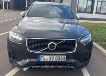 FOTO Mașină furată din Germania, oprită în PTF Siret. La volan se afla o nemțoaică
