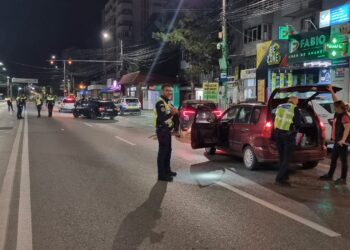 FOTO Razie de amploare desfășurată de polițiștii din municipiul Suceava. Șapte șoferi au rămas pietoni, 18 certificate de înmatriculare și cinci seturi de plăcuțe cu numere de înmatriculare au fost retrase într-o singură noapte