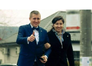 12 ani de închisoare pentru ieșeanul care și-a înjunghiat soția, medic rezident la SJU Suceava, într-un apartament din cartierul George Enescu, în fața copiilor. Individul trebuie să-i plătească victimei daune de 204.500 de lei