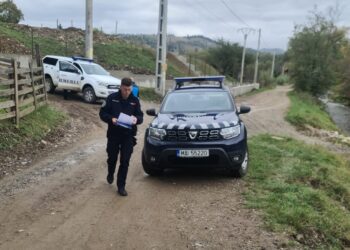 FOTO Un bărbat a fost atacat de un urs în comuna Vama. Victima a fost rănită la mâini și un picior