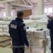 FOTO Trei camioane ucrainene încărcate cu ciorapi și alte articole vestimentare contrafăcute în valoare de peste 2.000.000 de euro au fost descoperite în PTF Siret