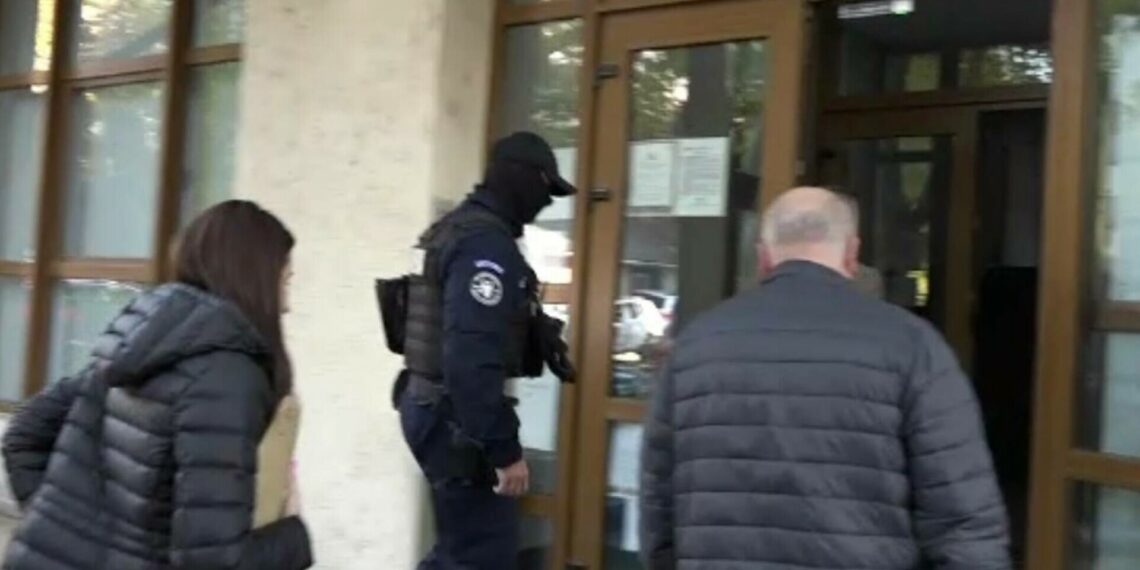 Garda Forestieră Suceava, după perchezițiile DNA într-un dosar de corupție vizând cinci angajați: ”Perchezițiile au vizat ridicarea de documente în vederea investigării unor fapte de corupție”