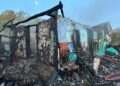 FOTO Incendiu la o casă din Dolhasca, din cauza coșului de fum deteriorat. Un bărbat de 42 de ani a fost găsit decedat în imobil