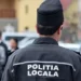 Un individ care a lovit cu mașina un polițist local pentru a nu fi legitimat a fost condamnat la doi ani de închisoare cu suspendare. Inculpatul parcase neregulamentar în municipiul Fălticeni
