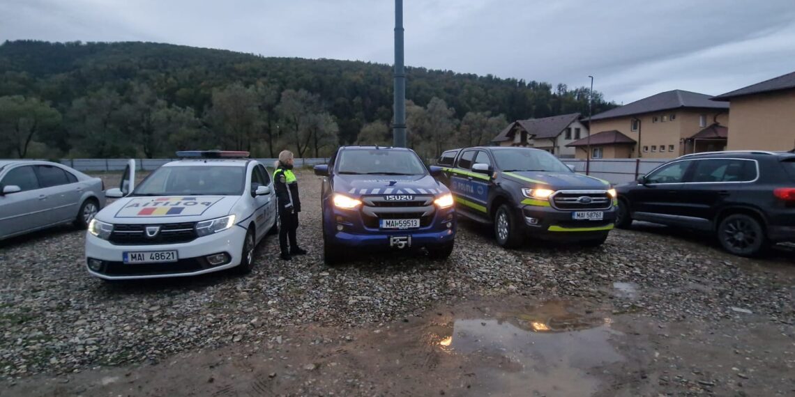 FOTO Polițiștii suceveni au aplicat 18 amenzi în valoare de peste 10.000 de lei în târgul de la Gura Humorului