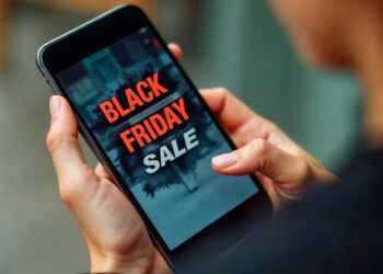 Polițiștii recomandă atenție sporită la cumpărăturile online: ”Atenție la ‹ofertele de nerefuzat› în context Black Friday”