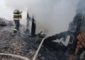 FOTO Incendiu la o casă din Voitinel. Doi copii au fost găsiți fără viață în locuință