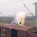 Un adolescent de 14 ani a fost electrocutat pe un vagon din Gara Burdujeni, în timp ce voia să-și facă un selfie. Minorul este în stare gravă, prezentând arsuri pe 45% din suprafața corporală
