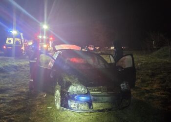 Accident rutier între două autoturisme pe raza localității Dărmănești. Un adult și un minor sunt transportați la spital 