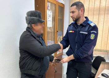 Un portofel cu 2.700 de euro a fost returnat de un jandarm unui sucevean