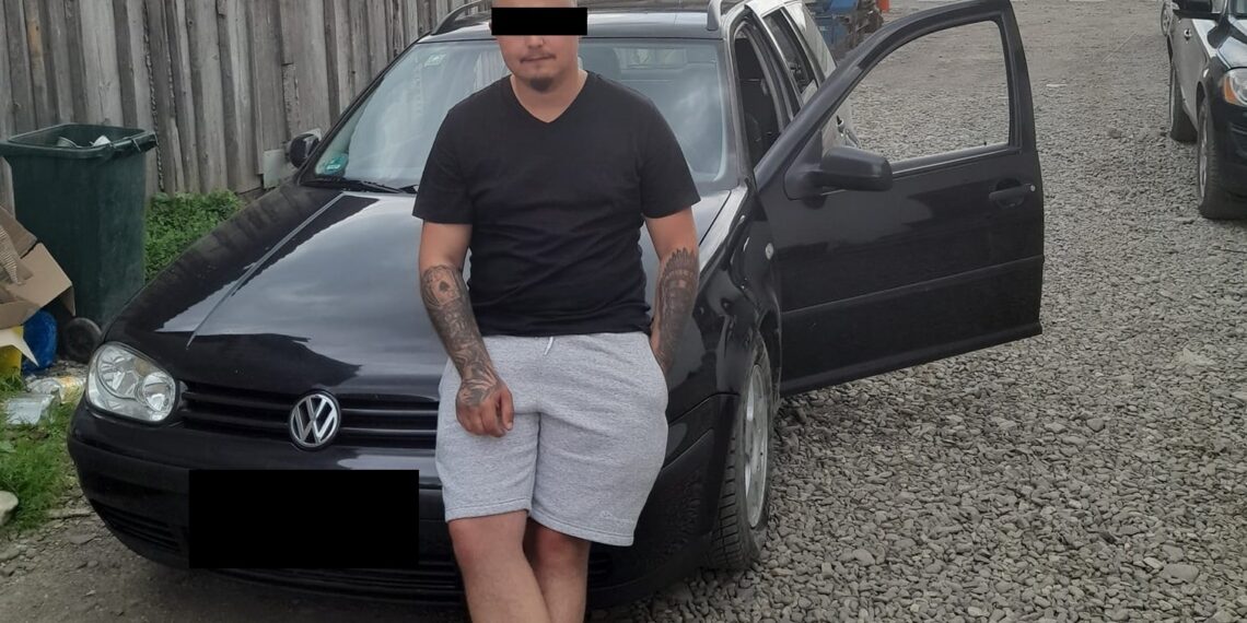 Șantajist cu 8 clase din Cornu Luncii, condamnat la închisoare cu suspendare după ce și-a filmat fosta iubită în ipostaze compromițătoare în mașină și i-a cerut 500 de lei pentru a nu distribui imaginile pe internet. Individul trebuie să-i plătească victimei daune de 10.500 de lei