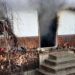 Incendiu la o casă din comuna Baia, izbucnit din cauza unei candele aprinse. Un bărbat a fost transportat la spital, fiind posibil intoxicat cu fum