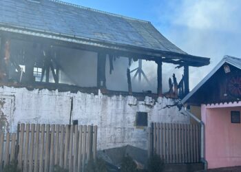 O gospodărie din Ciprian Porumbescu s-a făcut scrum în urma unui incendiu