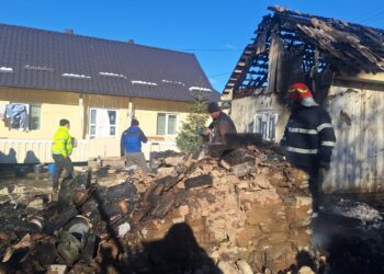 Incendiu la o gospodărie din Herla, din cauza unei afumătoare lăsată nesupravegheată