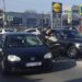 Adolescent de 16 ani luat pe sus de o mașină în fața magazinului Lidl de pe strada Cuza Vodă din Burdujeni
