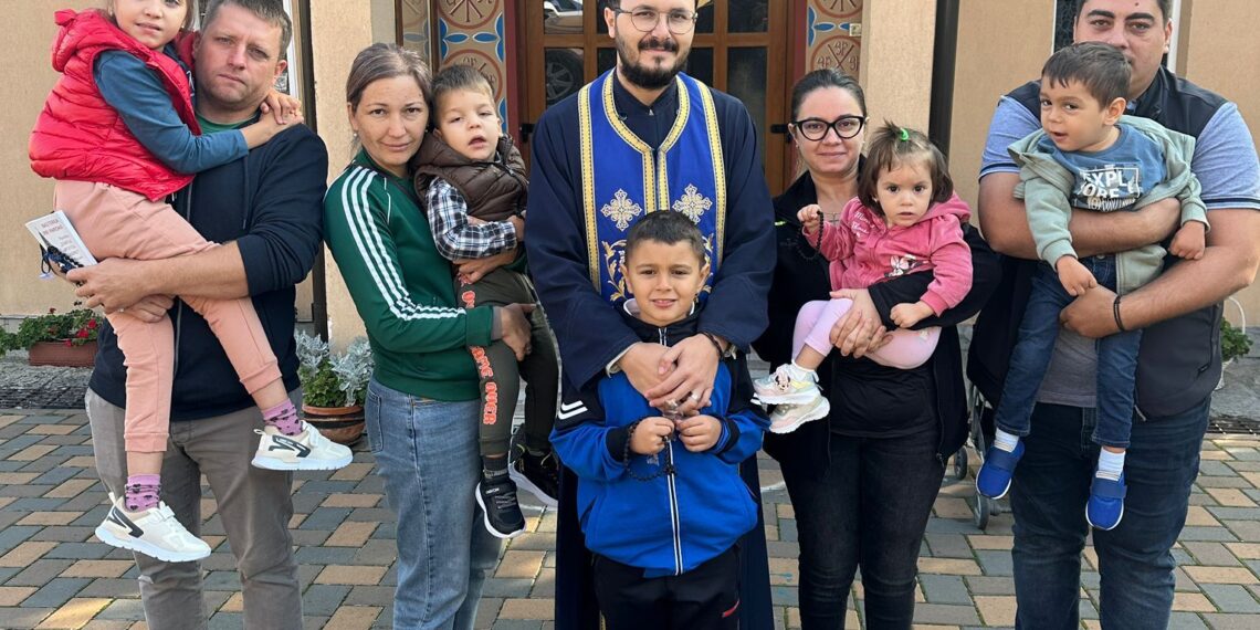 S-au strâns 55.000 de euro pentru cei doi frațiori bolnavi cu o boală rară, ce au nevoie urgentă de 120.000 de euro pentru un tratament costisitor în Australia: ”Ați fost un taifun de bine, atât vă pot spune. E nevoie de încă o replică la fel de puternică și până duminică cel târziu, încheiem prima parte a campaniei imense”