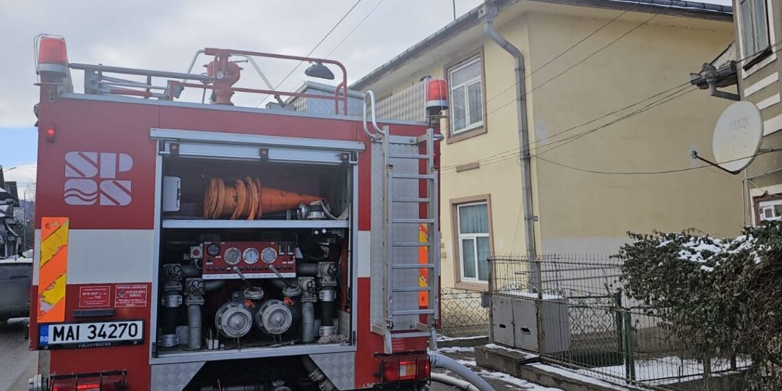 O bătrână de 83 de ani și un cățel au fost găsiți carbonizați într-o locuință din Gura Humorului. Incendiul a izbucnit de la o candelă aprinsă și lăsată nesupravegheată