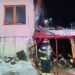 Incendiu la o gospodărie din Vatra Dornei. Pompierii militari au intervenit cu cinci autospeciale de stingere
