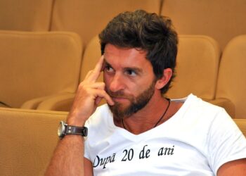 Alin Opincaru, fost candidat la Primăria Suceava, prins cu permisul suspendat la volanul unui Subaru fără ITP și RCA. Polițiștii l-au ”premiat” cu un dosar penal și amenzi de peste 4.000 de lei