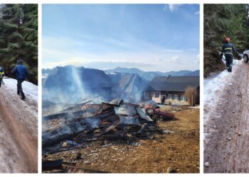 Incendiu devastator în Cârlibaba. Două adăposturi de animale, trei anexe și trei fânare, făcute scrum. Pompierii au mers pe jos 3 kilometri pentru a interveni
