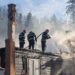 Incendiu devastator la o gospodărie din Straja. Pompierii au intervenit cu 11 autospeciale de stingere