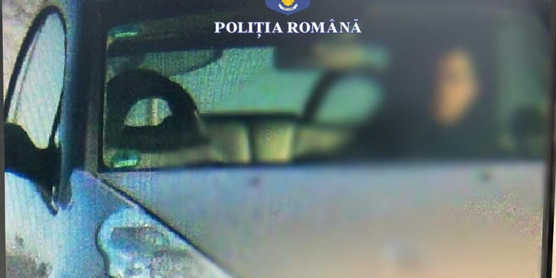 Șofer depistat în trafic, depășind limita legală, cu numere expirate, în timpul folosirii sistemului E-SIGUR