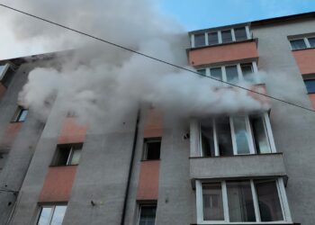 Incendiu într-un apartament din Rădăuți, în prima zi de Paște, provocat de o candelă. O pisică a murit