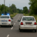 Urmărire pe drumurile din Poieni, după un tânăr fără permis, la volanul unei mașini cu numere expirate
