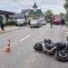 Detalii despre accidentul de la ieșirea din Suceava spre Plopeni. Motociclistul și șoferul efectuau manevre de depășire simultan