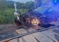 Autoturism lovit de tren pe raza localității Păltinoasa. Ocupanții autoturismului au refuzat transportul la spital