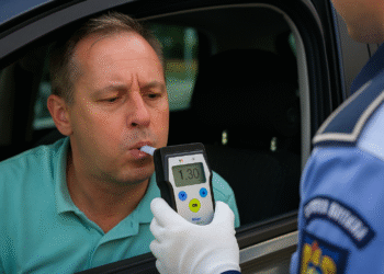 Șofer din Suceava prins cu o alcoolemie de 1,30 mg/l în trafic, pe strada Mihai Eminescu
