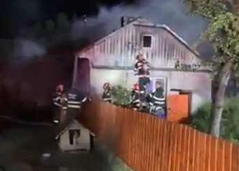 Două femei rănite într-un incendiu izbucnit de la un bec halogen, în Mitocu Dragomirnei