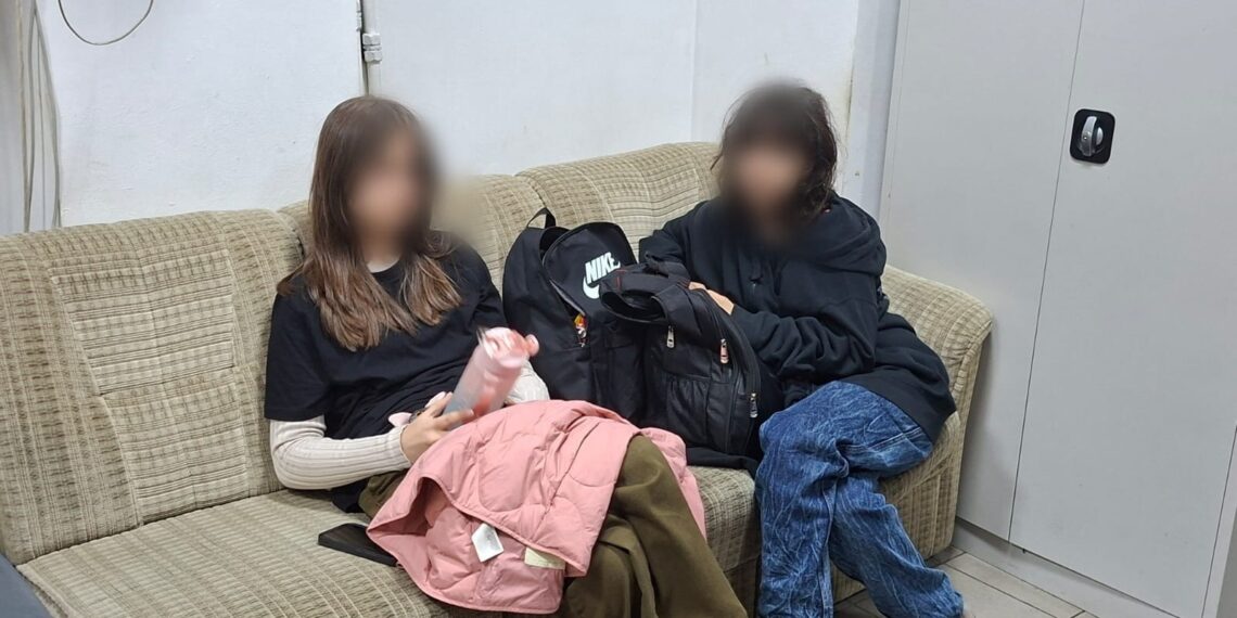 Două minore dispărute, găsite de jandarmi în Gara Suceava. Se cunoscuseră pe TikTok și voiau să ajungă la Sibiu