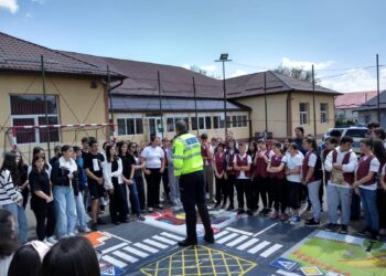 „Săptămâna Școală în Siguranță” în Suceava. Peste 1.500 de elevi au învățat cum să prevină violența, bullyingul și consumul de droguri