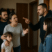 Locuință din centrul Sucevei, scena unui scandal cu amenințări între două familii
