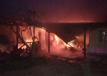 Incendiu la o gospodărie din Dolhasca, din cauza unui scurtcircuit produs la un conductor electric defect