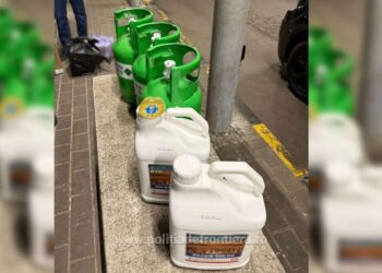 Substanțe toxice și butelii cu freon în valoare aproximativ 15.000 de lei, descoperite în Punctul de Trecere a Frontierei Siret