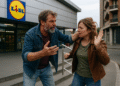 Scandal între doi concubini beți, în fața magazinului Lidl din cartierul Zamca. Femeia a refuzat ordinul de protecție, deși a fost trasă de păr