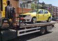 Surpriză pentru un taximetrist miserupist. Poliția Locală Suceava i-a ridicat mașina parcată de-a-n boulea într-o intersecție din Burdujeni