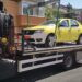 Surpriză pentru un taximetrist miserupist. Poliția Locală Suceava i-a ridicat mașina parcată de-a-n boulea într-o intersecție din Burdujeni